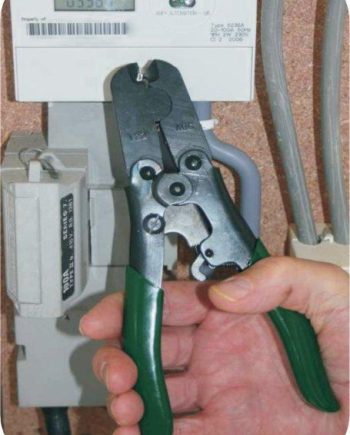 Meter Sealing Tool