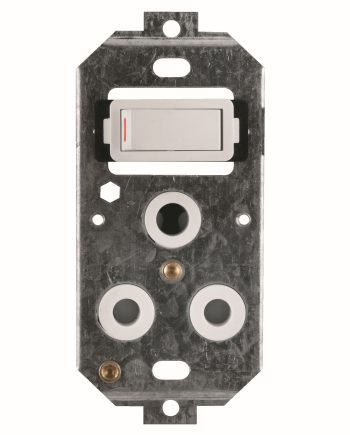 CRABTREE CLASSIC SINGLE 16A SWITCH SOCKET + YOKE 4X2 VERTICAL