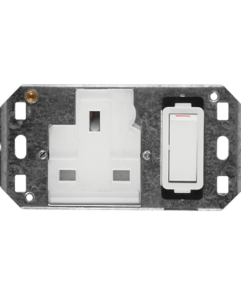 Crabtree Classic Single BS (13A) Switched Socket on 4×2 Yoke - White