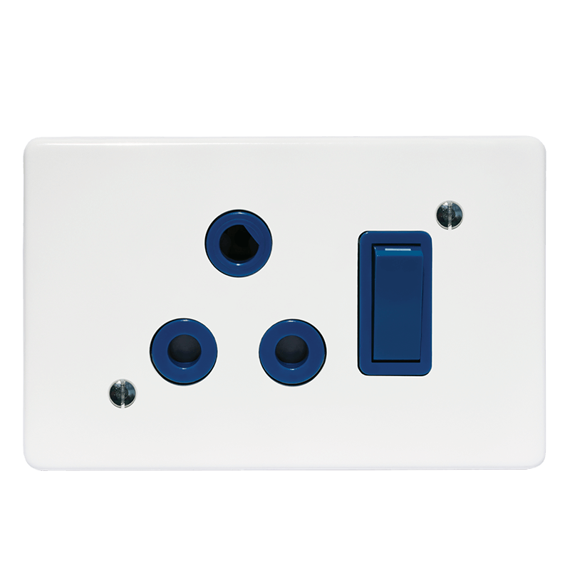 Crabtree Classic Blue Switched Socket 164-4 on 4×2 Yoke with White Coverplate