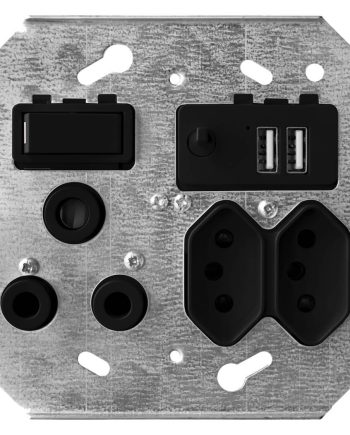 Crabtree Crabtree Classic Combo Socket on Yoke with USB